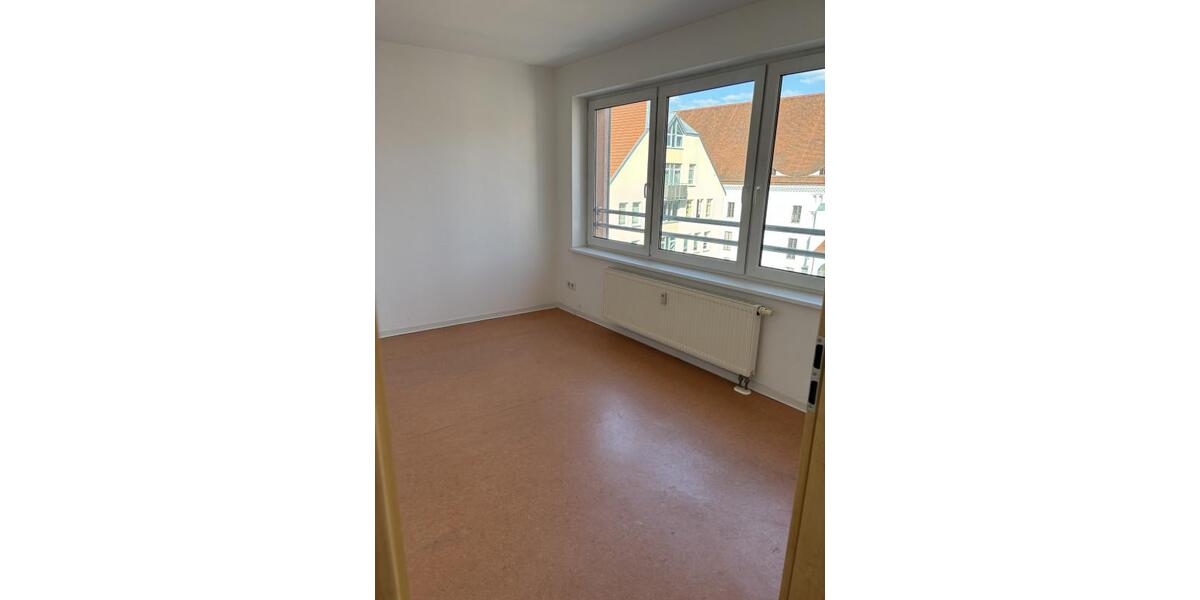 Etagenwohnung Frankfurt (Oder) - 2 Zimmer, 66 m&sup2;, 518&euro; | Angebot:22713985