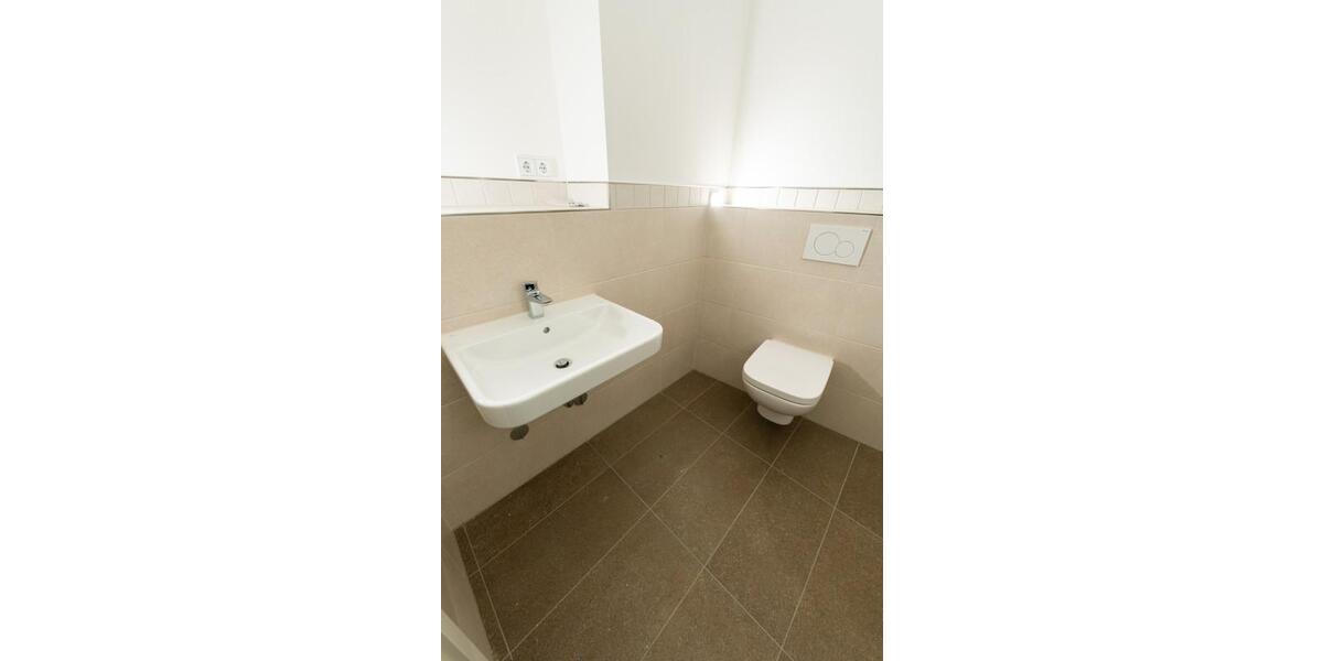 Etagenwohnung Frankfurt (Oder) - 2 Zimmer, 72 m&sup2;, 1.011&euro; | Angebot:25323142