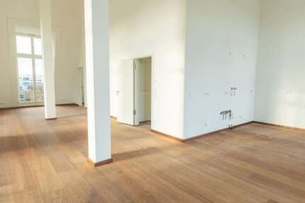 Wohnung Frankfurt (Oder) - 2 Zimmer, 110 m&sup2;, 1.425&euro; | Angebot:25041425