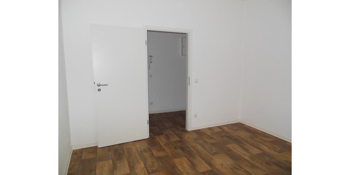 Etagenwohnung Frankfurt (Oder) - 2 Zimmer, 63 m&sup2;, 353&euro; | Angebot:23704733