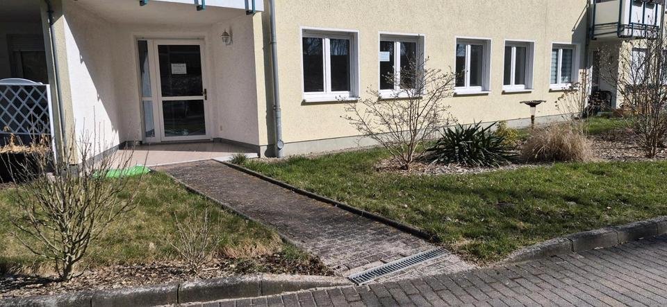 Erdgeschoßwohnung Eisenhüttenstadt - 2 Zimmer, 67 m&sup2;, 614&euro; | Angebot:25833406