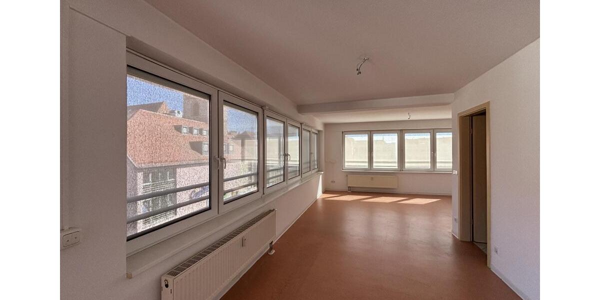 Etagenwohnung Frankfurt (Oder) - 2 Zimmer, 66 m&sup2;, 518&euro; | Angebot:22713985