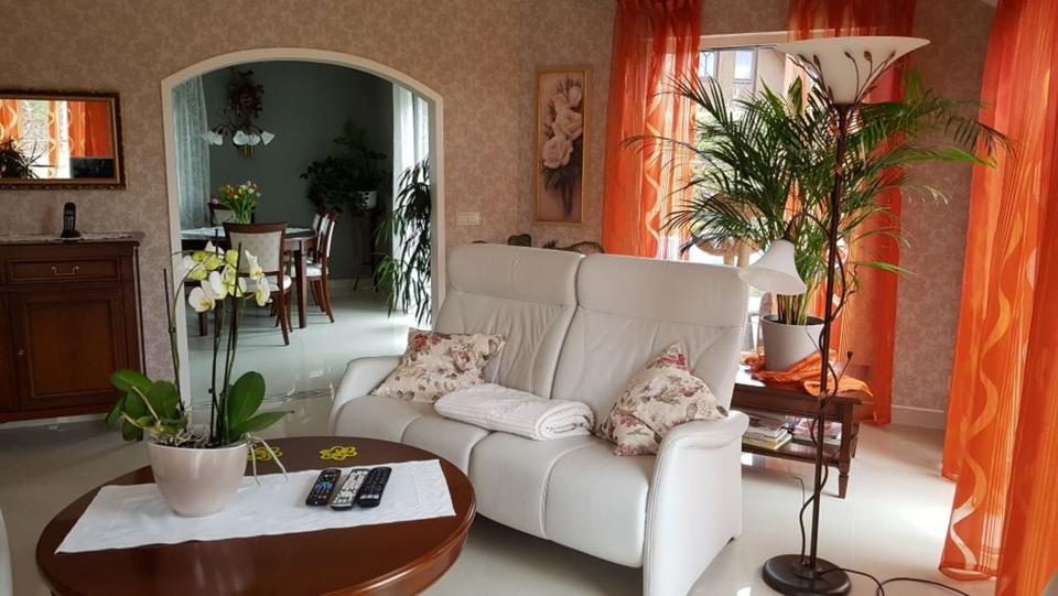 Einfamilienhaus Eisenhüttenstadt - 4 Zimmer, 150 m&sup2;, 300.000&euro; | Angebot:25613213