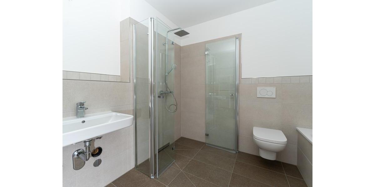 Etagenwohnung Frankfurt (Oder) - 2 Zimmer, 81 m&sup2;, 1.135&euro; | Angebot:25323154