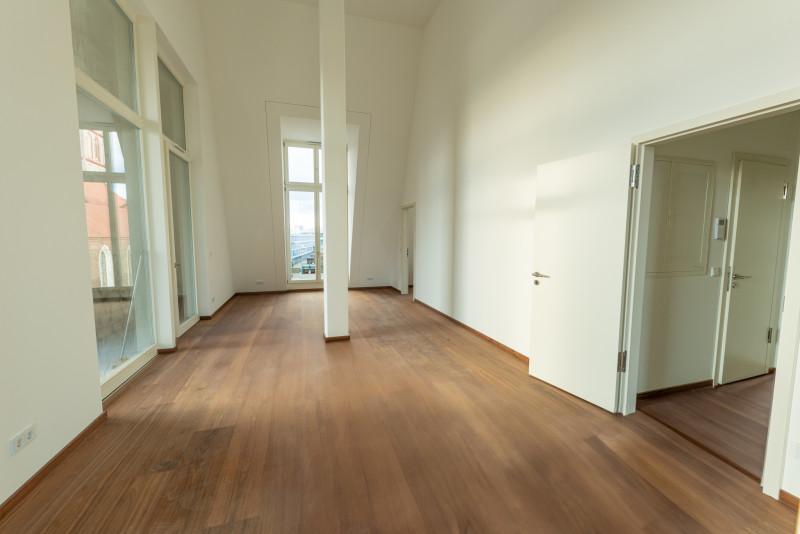 Etagenwohnung Frankfurt (Oder) - 2 Zimmer, 110 m&sup2;, 1.425&euro; | Angebot:24795054