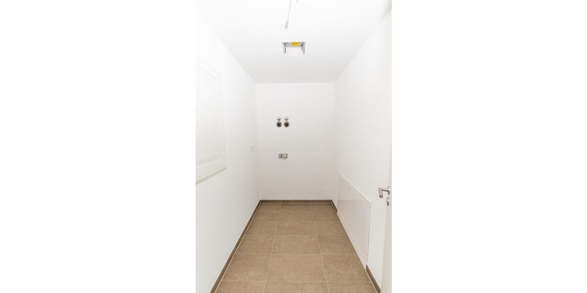 Etagenwohnung Frankfurt (Oder) - 3 Zimmer, 119 m&sup2;, 1.553&euro; | Angebot:24803154