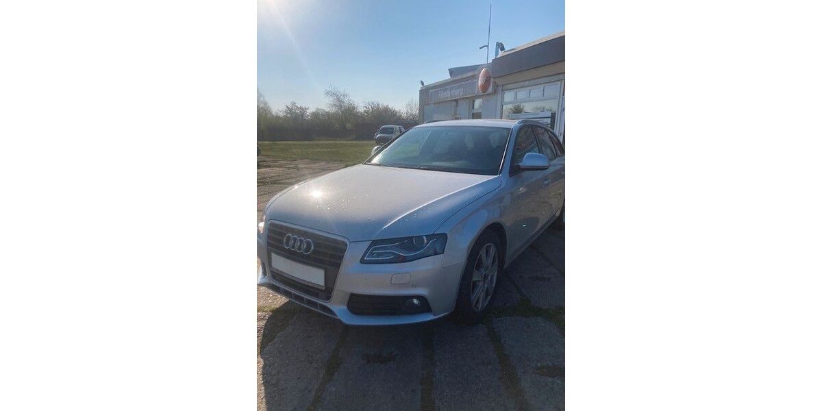 Audi A4 223.813 km 4.998 &euro; Frankfurt(Oder) 15236