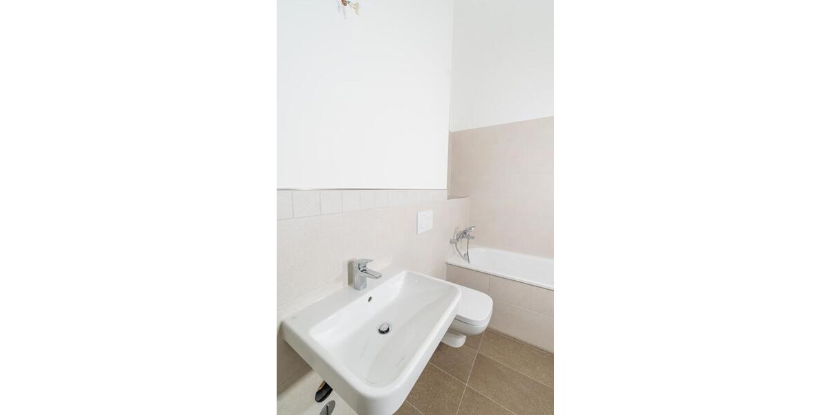 Etagenwohnung Frankfurt (Oder) - 3 Zimmer, 108 m&sup2;, 1.399&euro; | Angebot:25323153