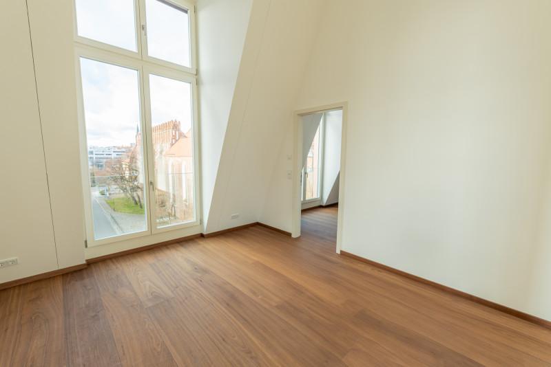 Etagenwohnung Frankfurt (Oder) - 2 Zimmer, 110 m&sup2;, 1.425&euro; | Angebot:24795054