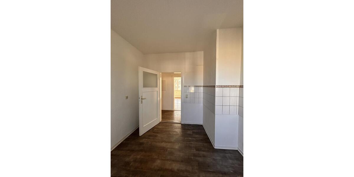 Etagenwohnung Eisenhüttenstadt - 3 Zimmer, 72 m&sup2;, 471&euro; | Angebot:24441285