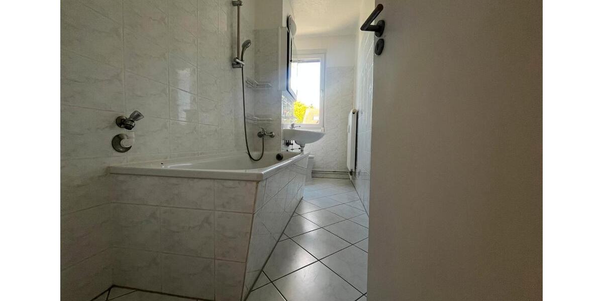 Etagenwohnung Frankfurt (Oder) Booßen - 4 Zimmer, 77 m&sup2;, 713&euro; | Angebot:25329396
