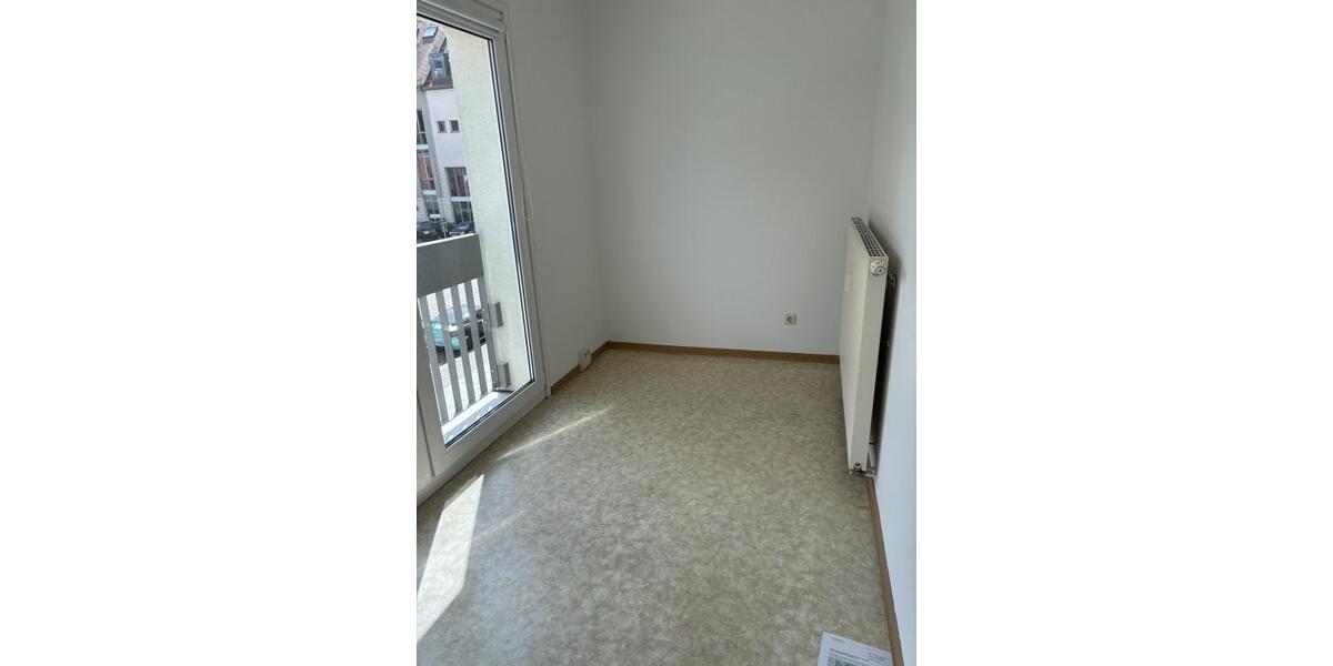 Etagenwohnung Frankfurt (Oder) - 2 Zimmer, 72 m&sup2;, 560&euro; | Angebot:22713986