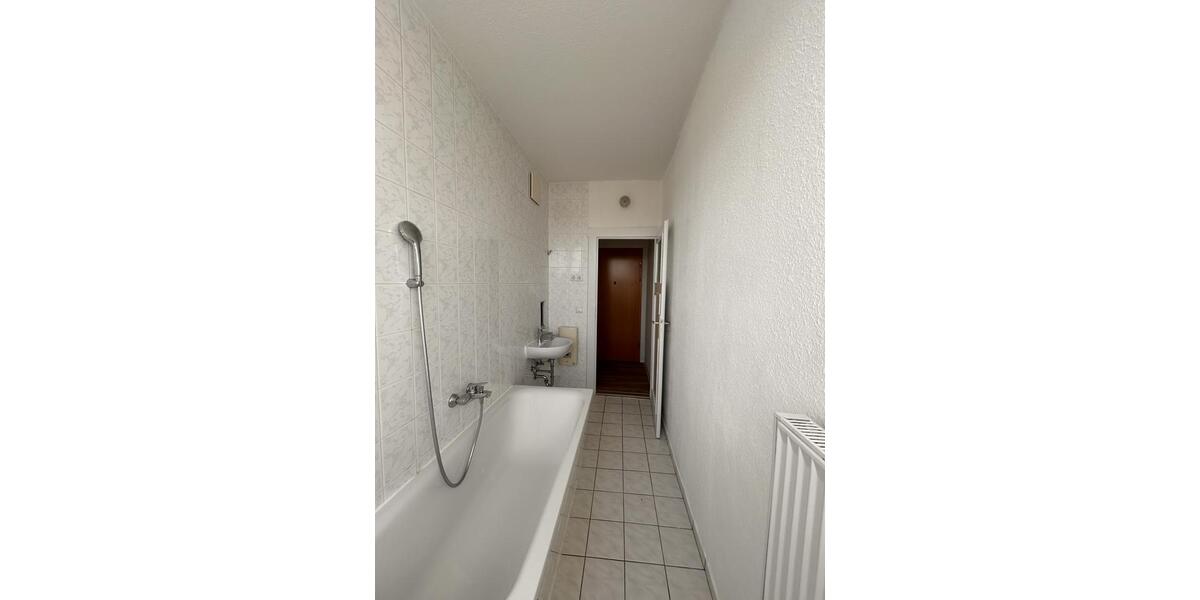 Etagenwohnung Eisenhüttenstadt - 3 Zimmer, 64 m&sup2;, 405&euro; | Angebot:24157711