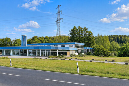 Eisenhüttenstadt: Autohaus mit Werkstatt und zwei Wohneinheiten auf 8.603 m² Grundstück - Gewerbeobjekt Siehdichum / Pohlitz Pohlitz | Angebot:27660051