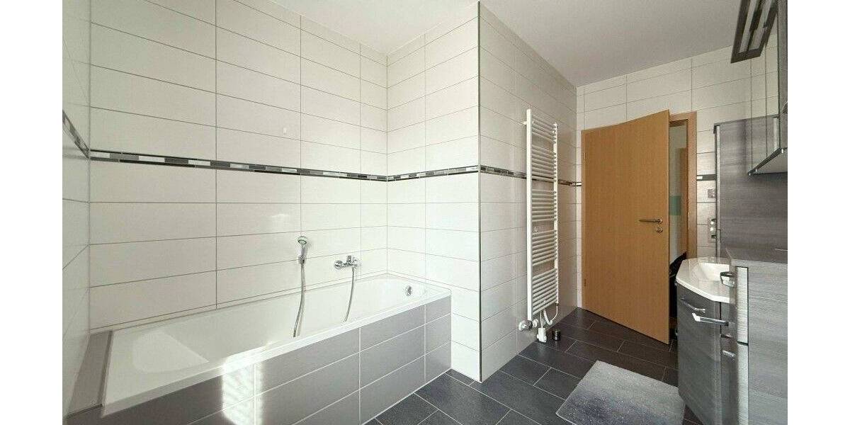 Einfamilienhaus Wiesenau - 3 Zimmer, 140 m&sup2;, 1.300&euro; | Angebot:25729405