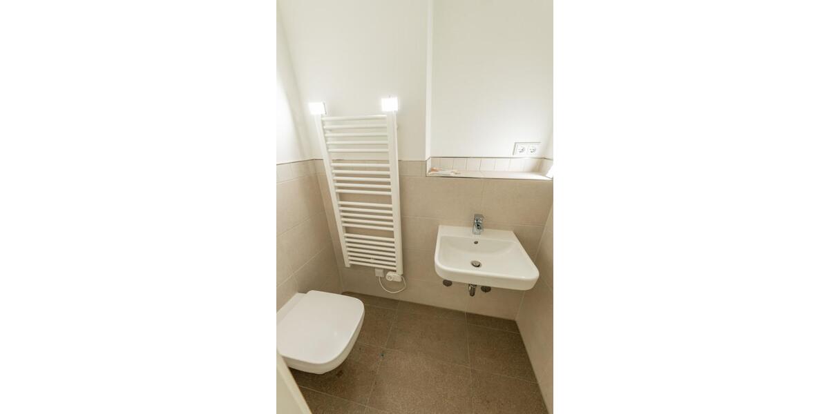 Etagenwohnung Frankfurt (Oder) - 2 Zimmer, 110 m&sup2;, 1.425&euro; | Angebot:24795054