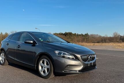 Volvo V40 213.000 km 9.099 &euro; Eisenhüttenstadt 15890