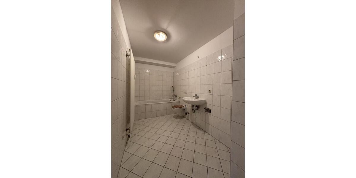 Etagenwohnung Frankfurt (Oder) - 2 Zimmer, 71 m&sup2;, 558&euro; | Angebot:25962670