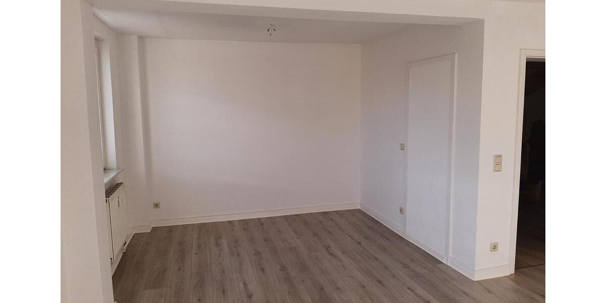 Maisonettenwohnung Eisenhüttenstadt - 3 Zimmer, 84 m&sup2;, 585&euro; | Angebot:25430311