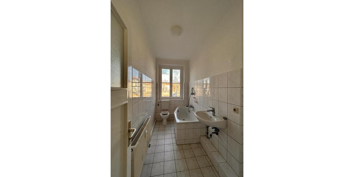 Etagenwohnung Eisenhüttenstadt - 3 Zimmer, 72 m&sup2;, 471&euro; | Angebot:24441285