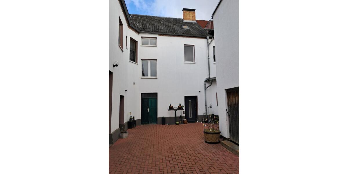 Etagenwohnung Eisenhüttenstadt - 3 Zimmer, 75 m&sup2;, 525&euro; | Angebot:23721570