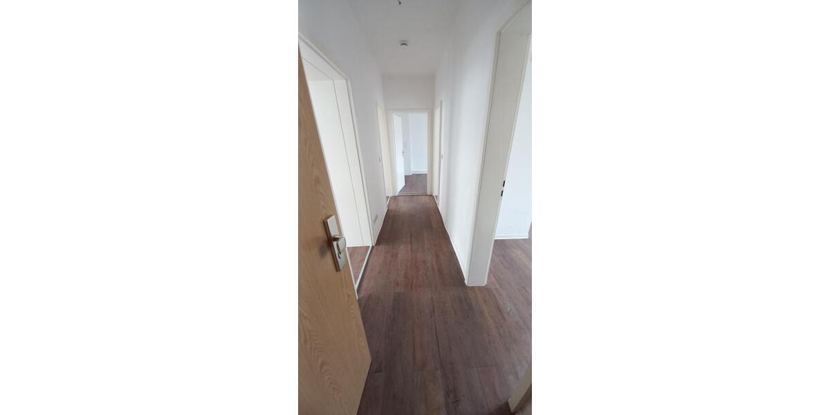 Erdgeschoßwohnung Eisenhüttenstadt - 3 Zimmer, 64 m&sup2;, 403&euro; | Angebot:25367974