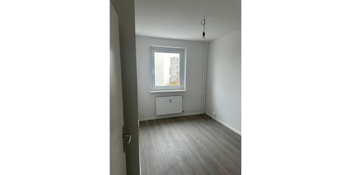 Etagenwohnung Jacobsdorf - 4 Zimmer, 66 m&sup2;, 390&euro; | Angebot:26346999