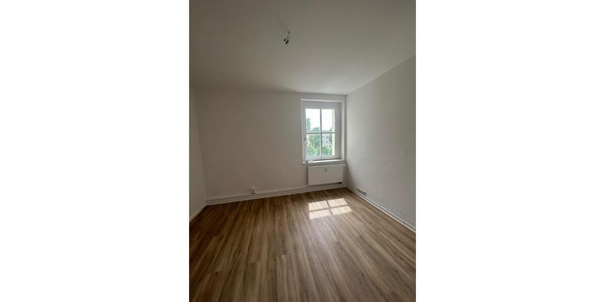 Etagenwohnung Eisenhüttenstadt - 3 Zimmer, 77 m&sup2;, 490&euro; | Angebot:24441284