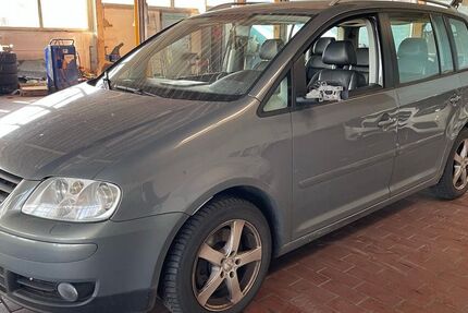 VW Touran 321.000 km 999 &euro; Siehdichum OT Pohlitz 15890