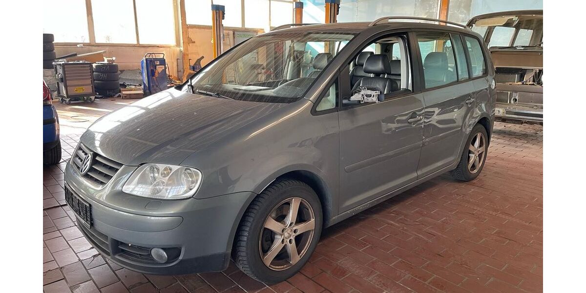 VW Touran 321.000 km 999 &euro; Siehdichum OT Pohlitz 15890