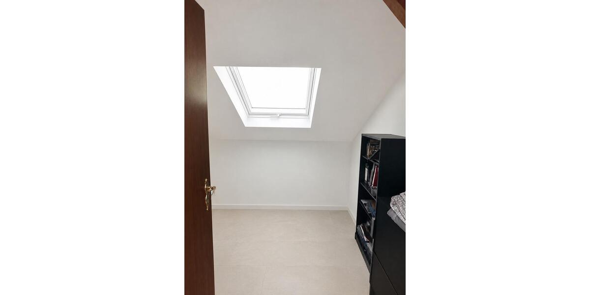 Dachgeschoßwohnung Frankfurt (Oder) Beresinchen - 3.5 Zimmer, 152 m&sup2;, 1.350&euro; | Angebot:26588891