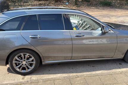 Mercedes-Benz C 250 98.000 km 21.900 &euro; Frankfurt (Oder) 15230