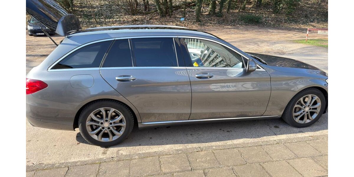 Mercedes-Benz C 250 98.000 km 21.900 &euro; Frankfurt (Oder) 15230
