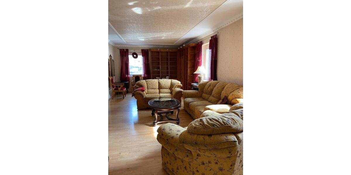 Etagenwohnung Frankfurt (Oder) - 3 Zimmer, 150 m&sup2;, 1.200&euro; | Angebot:26670050
