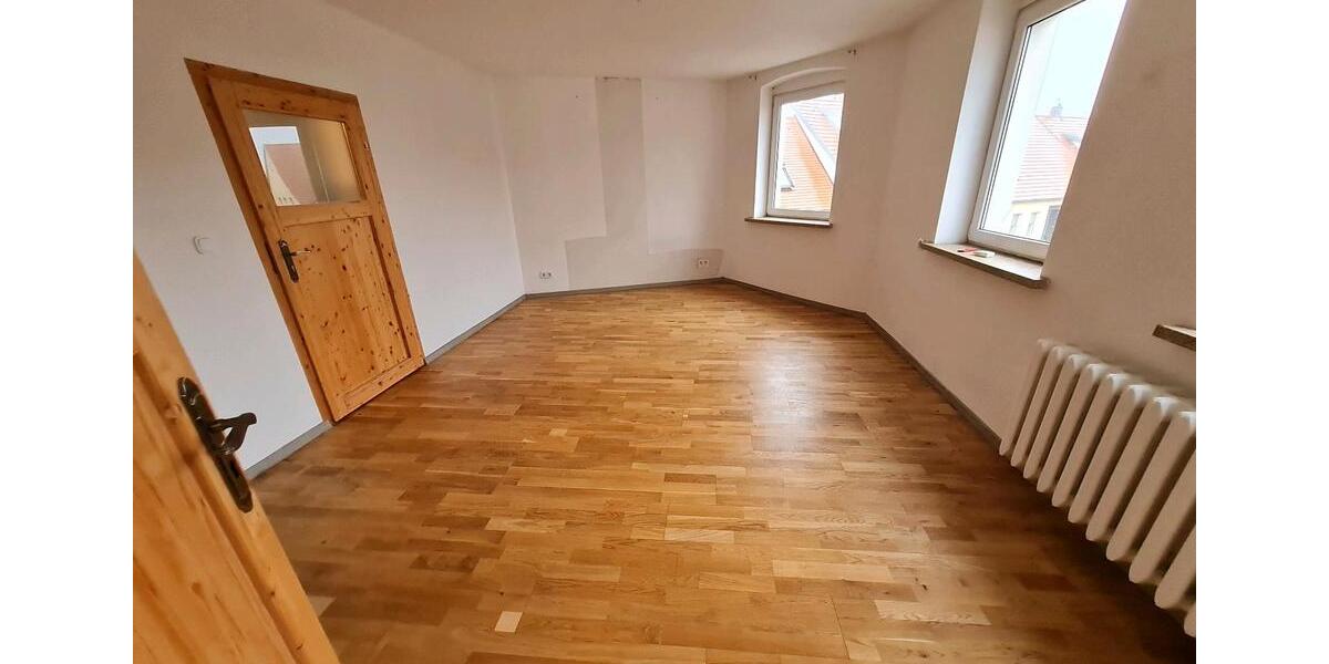 Etagenwohnung Eisenhüttenstadt - 3 Zimmer, 93 m&sup2;, 970&euro; | Angebot:25189748