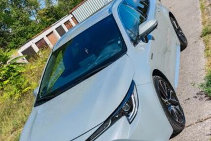 Toyota Corolla 71.000 km 22.950 &euro; Neuzelle 15898