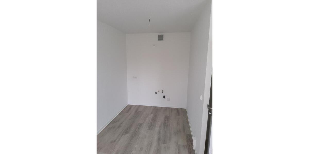 Etagenwohnung Frankfurt (Oder) Beresinchen - 4 Zimmer, 66 m&sup2;, 531&euro; | Angebot:25750943