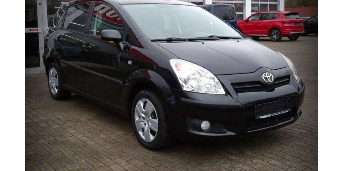 Toyota Corolla Verso 141.800 km 5.799 &euro; Eisenhüttenstadt 15890