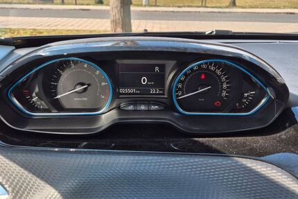 Peugeot 2008 27.000 km 14.000 &euro; Muellrose 15299