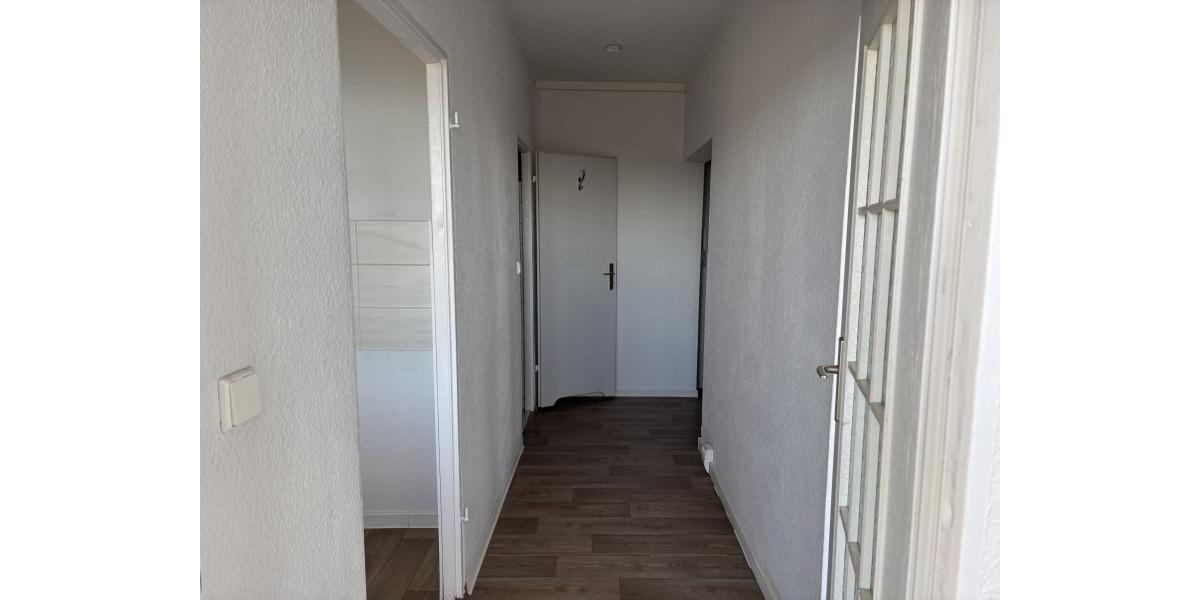 Etagenwohnung Frankfurt (Oder) - 3 Zimmer, 68 m&sup2;, 380&euro; | Angebot:25920197