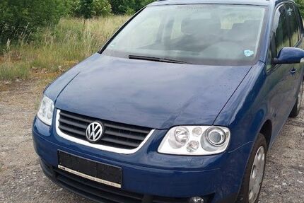 VW Touran 230.000 km 1.999 &euro; frankfurt 15232