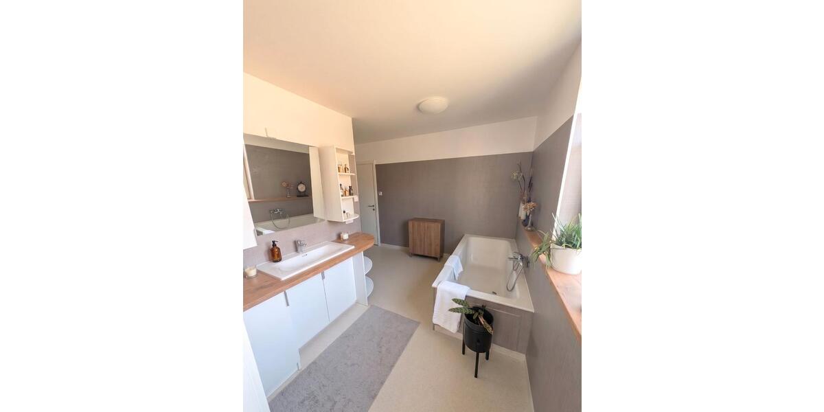 Etagenwohnung Beeskow - 3 Zimmer, 121 m&sup2;, 1.855&euro; | Angebot:26221135