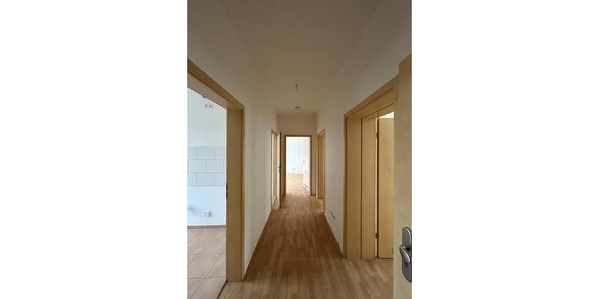 Erdgeschoßwohnung Eisenhüttenstadt - 3 Zimmer, 67 m&sup2;, 470&euro; | Angebot:24793594
