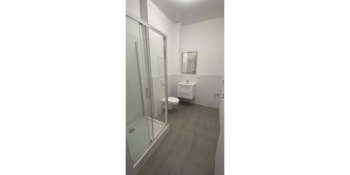 Etagenwohnung Frankfurt (Oder) - 2 Zimmer, 80 m&sup2;, 915&euro; | Angebot:24510547
