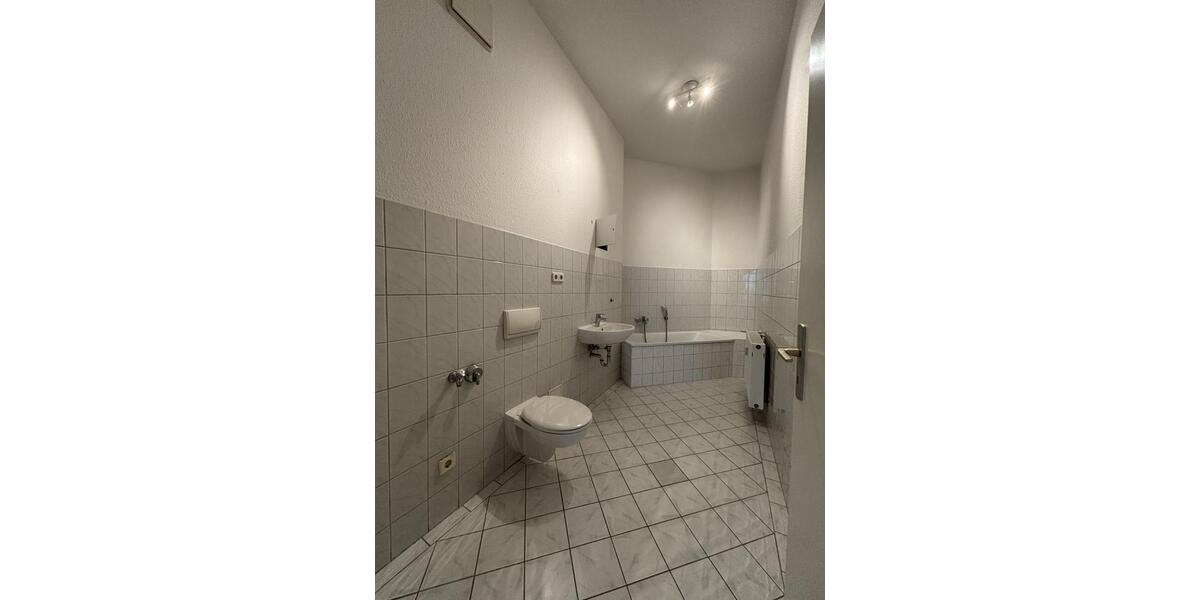 Etagenwohnung Frankfurt (Oder) - 2 Zimmer, 71 m&sup2;, 558&euro; | Angebot:25654517