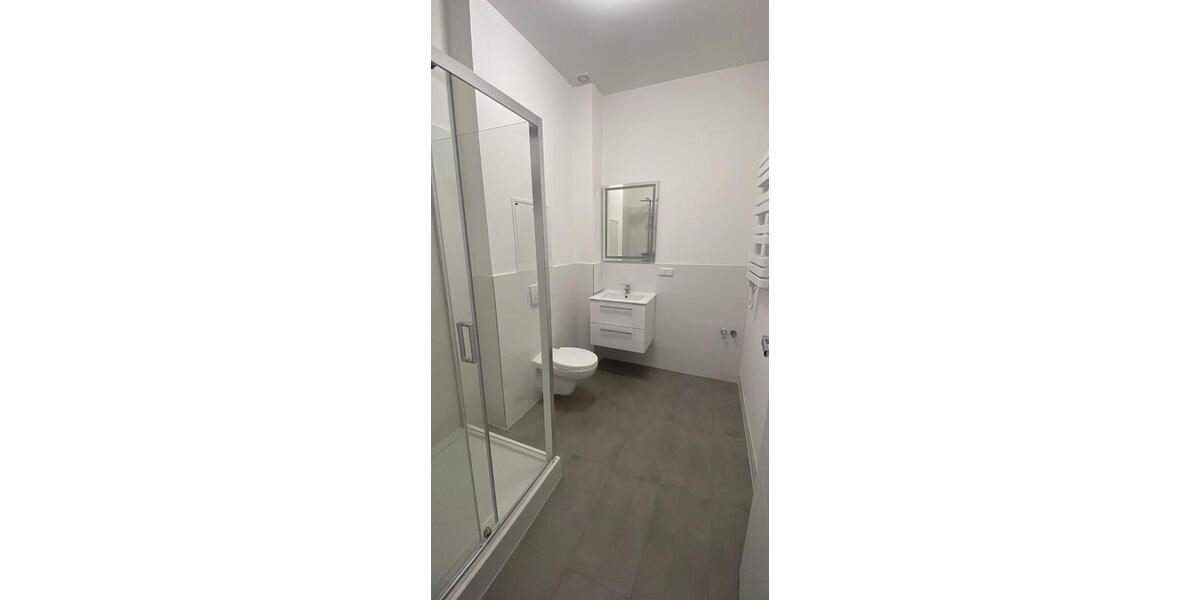 Etagenwohnung Frankfurt (Oder) - 2 Zimmer, 80 m&sup2;, 915&euro; | Angebot:24510547