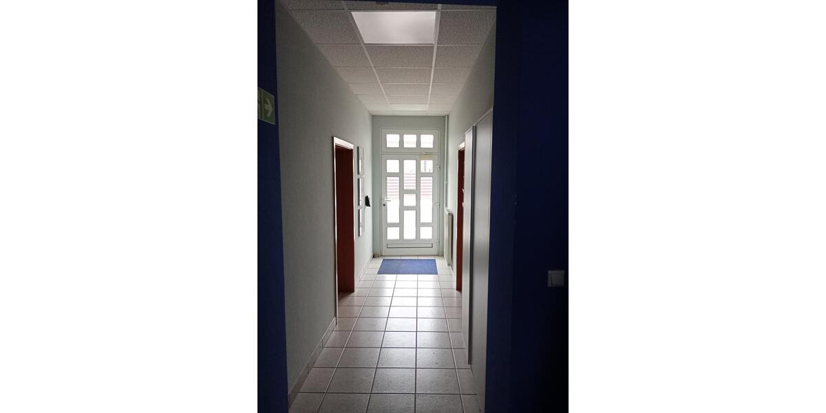 Doppelhaushälfte Eisenhüttenstadt - 8 Zimmer, 200 m&sup2;, 1.800&euro; | Angebot:26610220