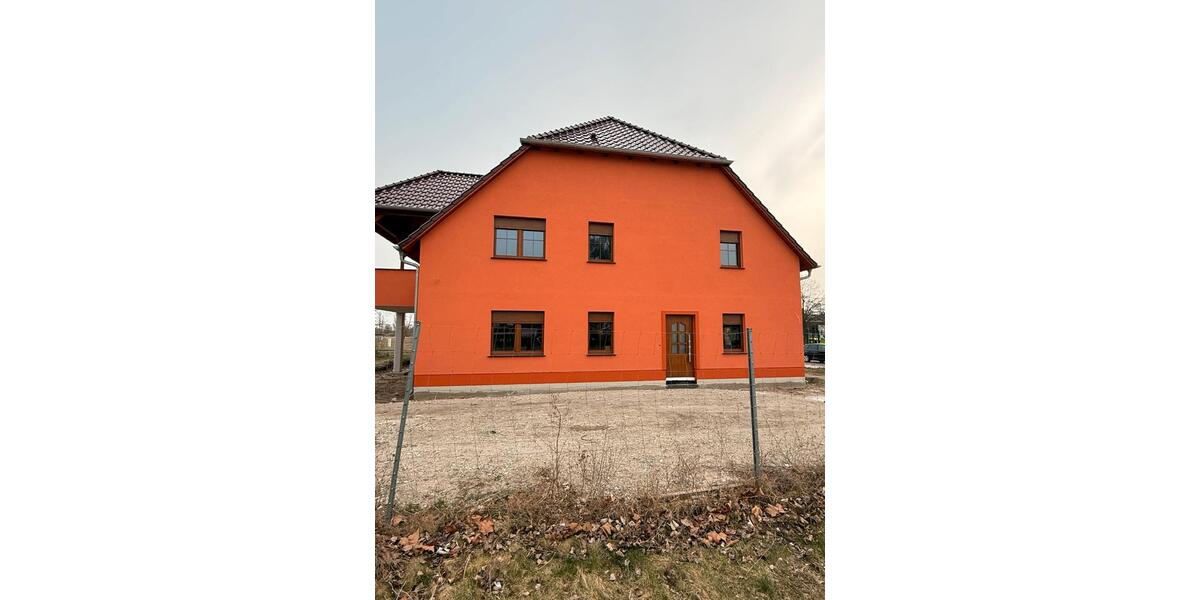 Etagenwohnung Eisenhüttenstadt - 3 Zimmer, 100 m&sup2;, 10&euro; | Angebot:26126216