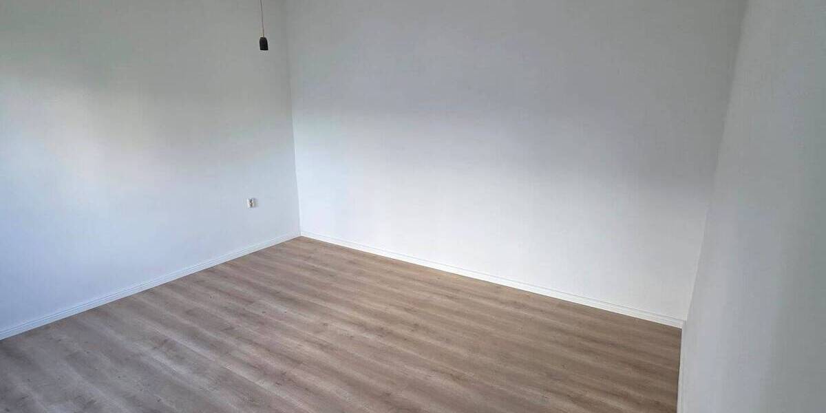 Etagenwohnung Frankfurt (Oder) Frankfurt - 4 Zimmer, 133 m&sup2;, 1.150&euro; | Angebot:26806603