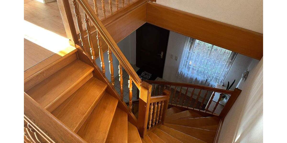 Einfamilienhaus Lawitz - 9 Zimmer, 303 m&sup2;, 365.000&euro; | Angebot:25834746